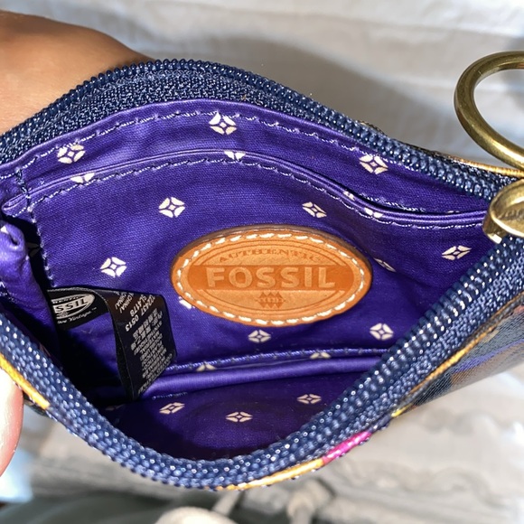 Fossil crossbody bag with matching wallet/pouch - Picture 10 of 10
